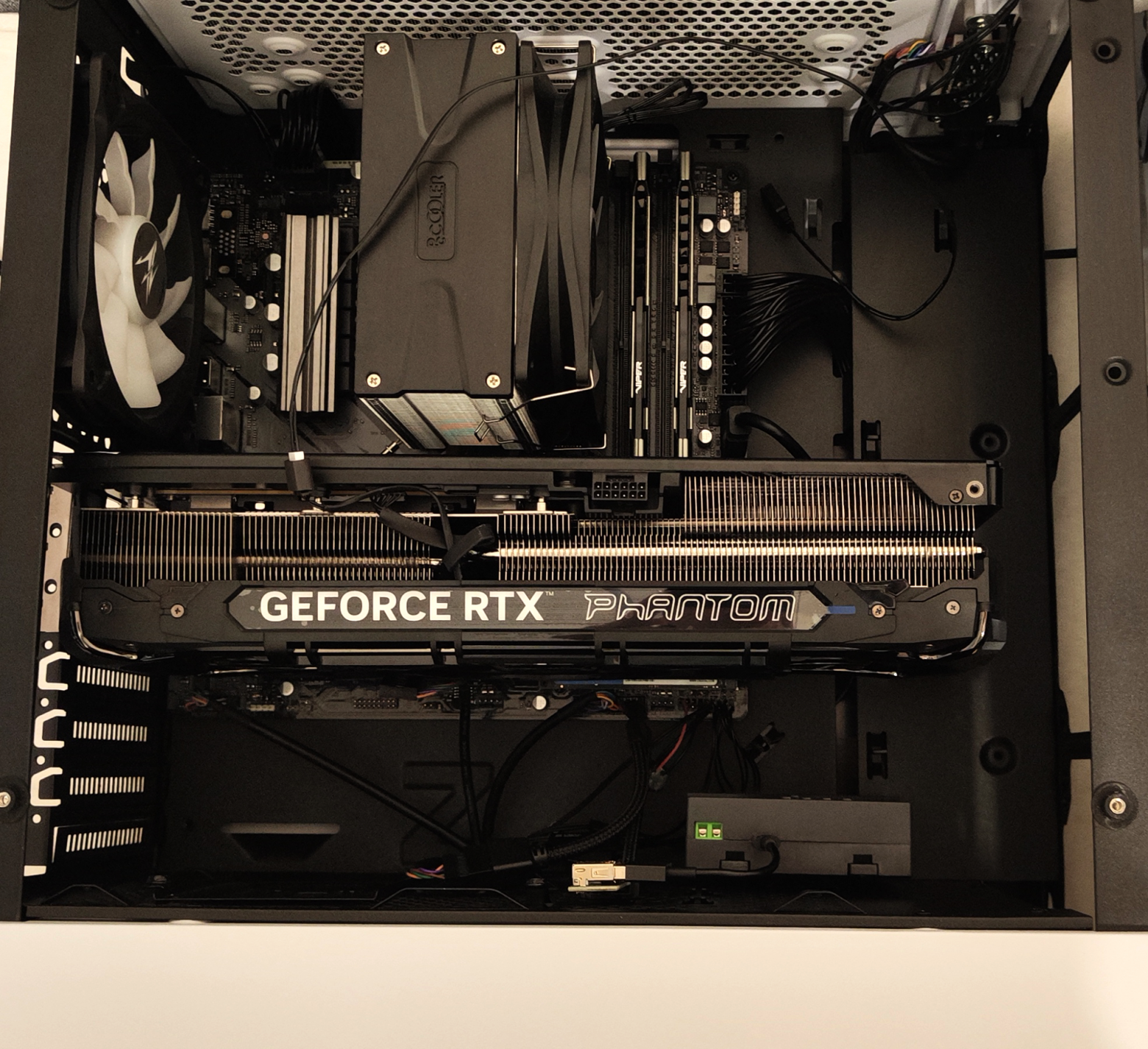 Обзор серверного ускорителя NVIDIA Tesla V100 16 Gb в корпусе от RTX 4090: Часть 1 — Внешний вид, установка и настройка - 4
