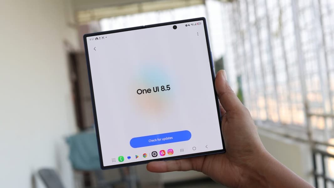 Samsung выпустила финальную One UI 8.5 для Galaxy Z Fold 7 и Z Flip 7 - 1