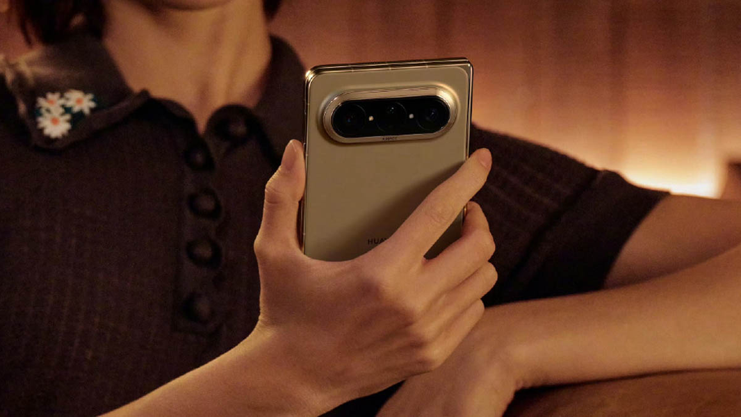 Новый форм-фактор, который бьёт рекорды: Huawei Pura X Max разошёлся тиражом 200 000 устройств всего за 10 дней - 1