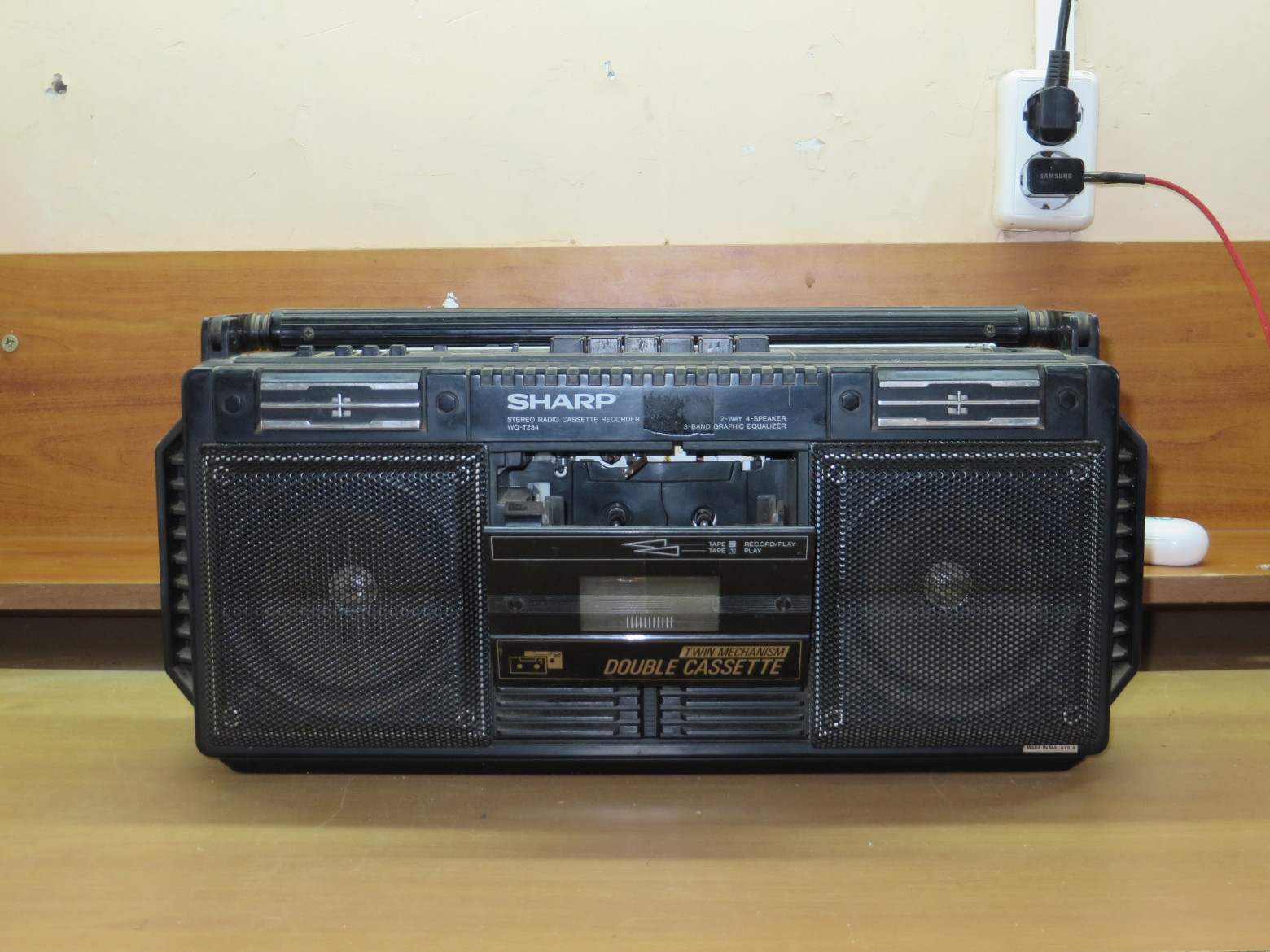 Sharp WQ-T234: переносная магнитола из 1987 года - 3 Sharp WQ-T234: переносная магнитола из 1987 года - 3