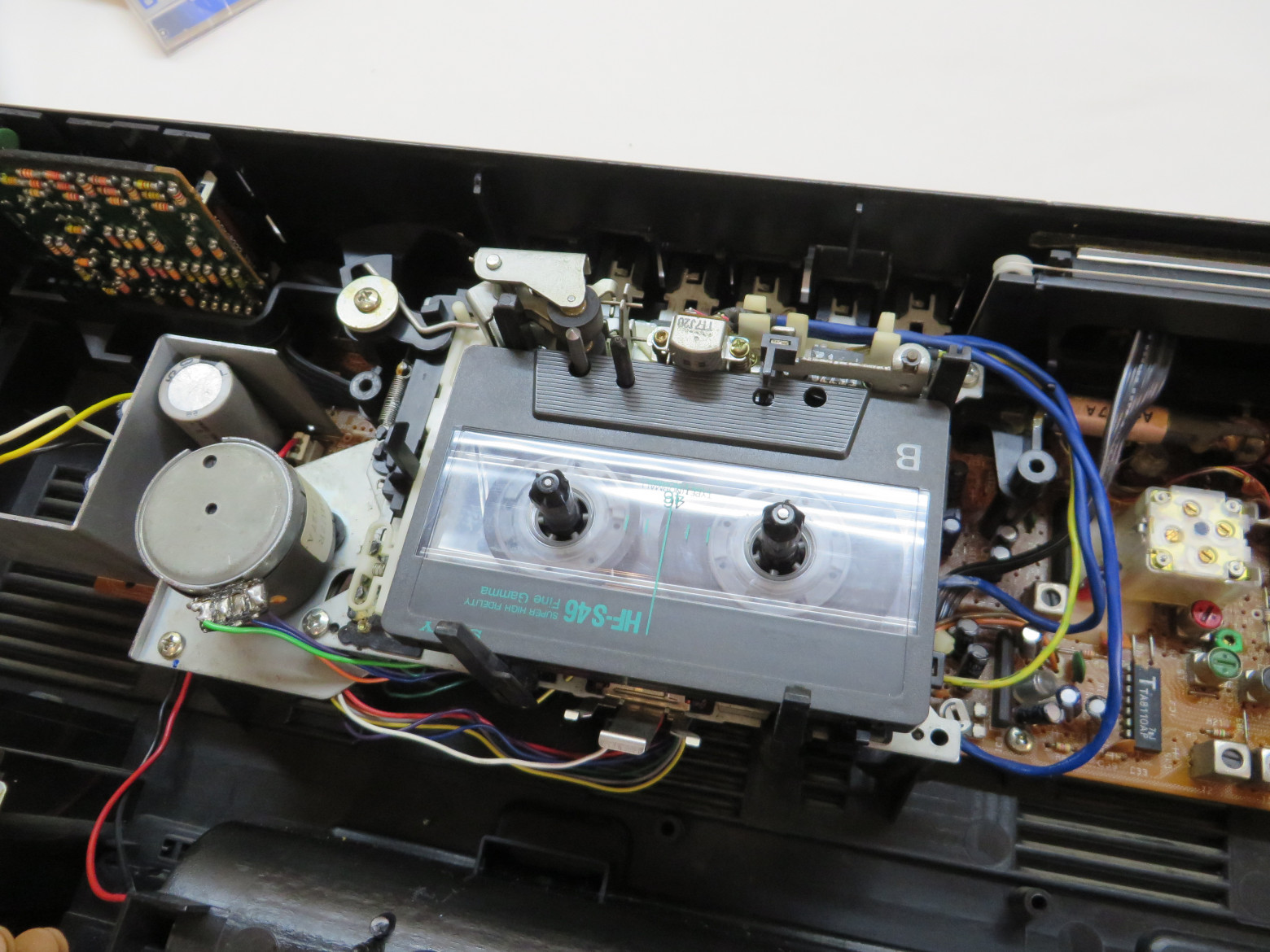 Sharp WQ-T234: переносная магнитола из 1987 года - 7 Sharp WQ-T234: переносная магнитола из 1987 года - 7