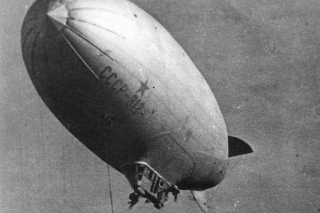 СССР В-12 снижается. Фото с сайта «Энциклопедия »Долгопрудного»