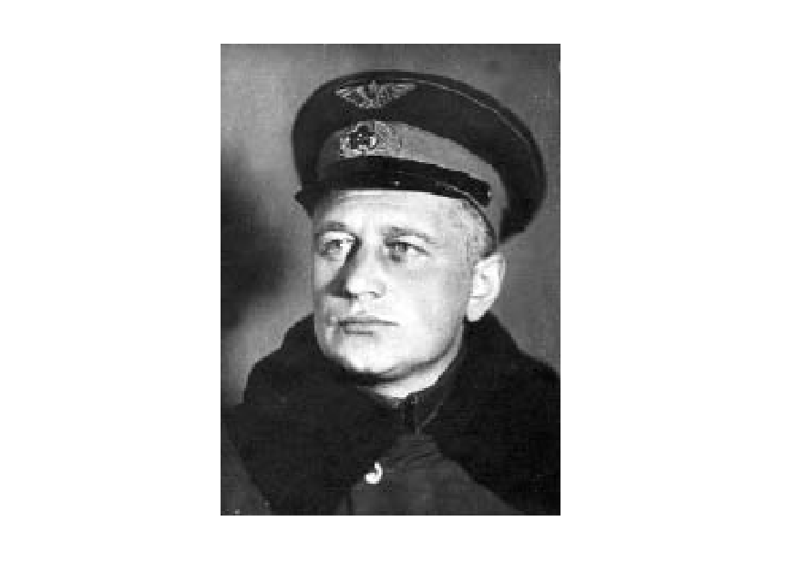Сергей Алексеевич Попов, предложивший использовать аэростаты и дирижабли для подготовки десантников, и возглавивший отдельный воздухоплавательный дивизион ВДВ СССР