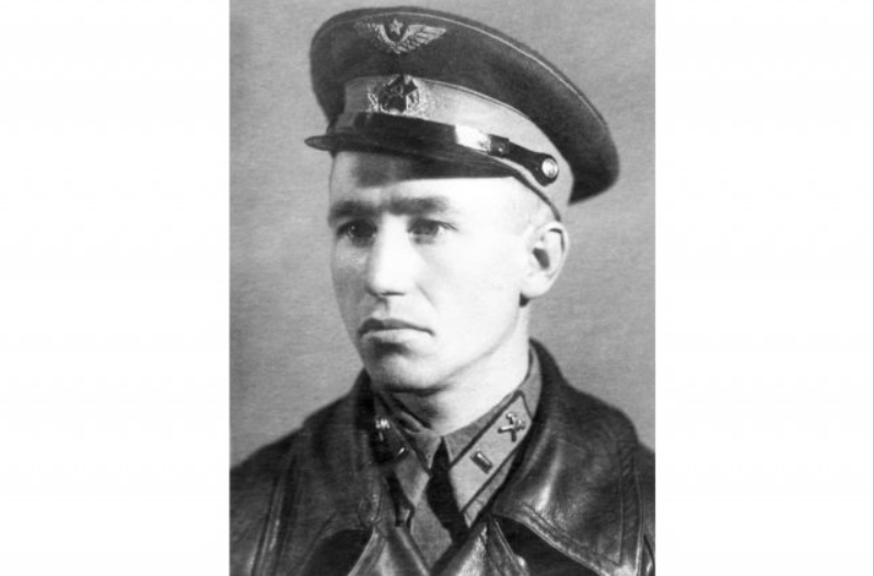 Владимир Адольфович Устинович, опытнейший капитан советских дирижаблей к началу войны. Фото с сайта «Энциклопедия »Долгопрудного»