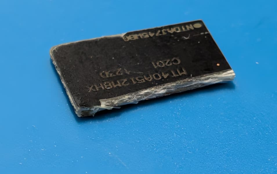 В продаже появились поддельные модули DDR5: вместо реальных чипов памяти — пластиковые заглушки с маркировкой - 3