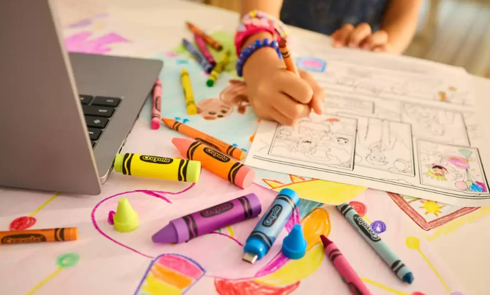 SanDisk выпустила флешки в виде восковых мелков Crayola — USB-C, 300 МБ с и дизайн как у детских карандашей - 1