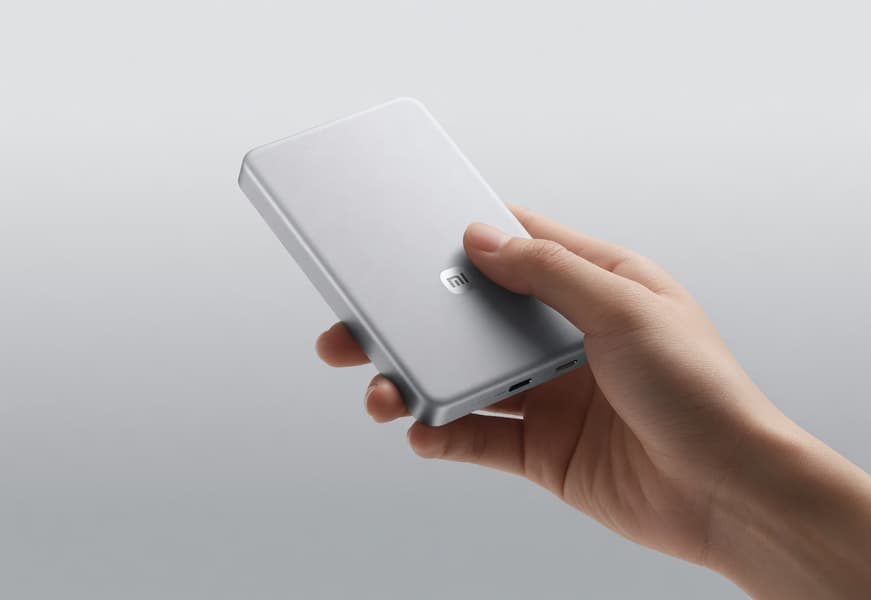 Xiaomi представила новый магнитный аккумулятор, с которым пустят в самолёт: 13,2 мм, 45 Вт и поддержка Android и iPhone - 1