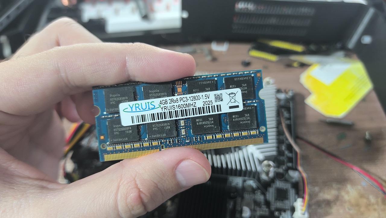 Ждём чипы-конвертеры из DDR4 PHY в DDR3? :)