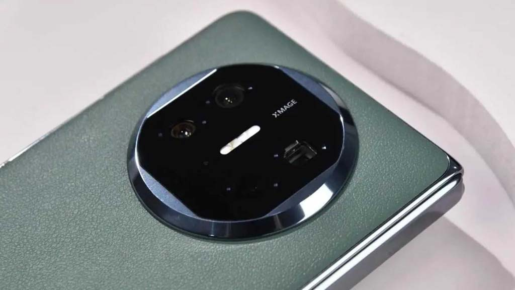 Huawei сворачивает продажи Mate XT: уникальный тройной складной смартфон останется только в дешёвой восстановленной версии - 1