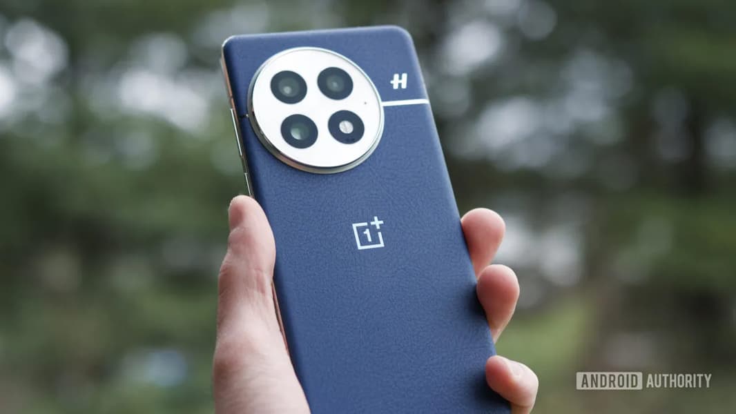 Владельцы OnePlus «могут продолжать использовать свои устройства в обычном режиме и с уверенностью». OnePlus возобновила обновления OxygenOS 16 после проблемы с перезагрузками - 1 Владельцы OnePlus «могут продолжать использовать свои устройства в обычном режиме и с уверенностью». OnePlus возобновила обновления OxygenOS 16 после проблемы с перезагрузками - 1