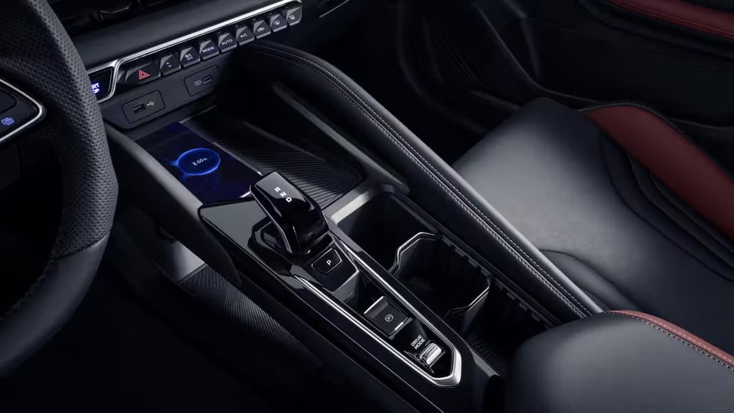 В России снова начали продавать Geely Coolray: 147 л.с. и максимальное оснащение с 14-дюймовым экраном — за 2,74 млн рублей - 4 В России снова начали продавать Geely Coolray: 147 л.с. и максимальное оснащение с 14-дюймовым экраном — за 2,74 млн рублей - 4
