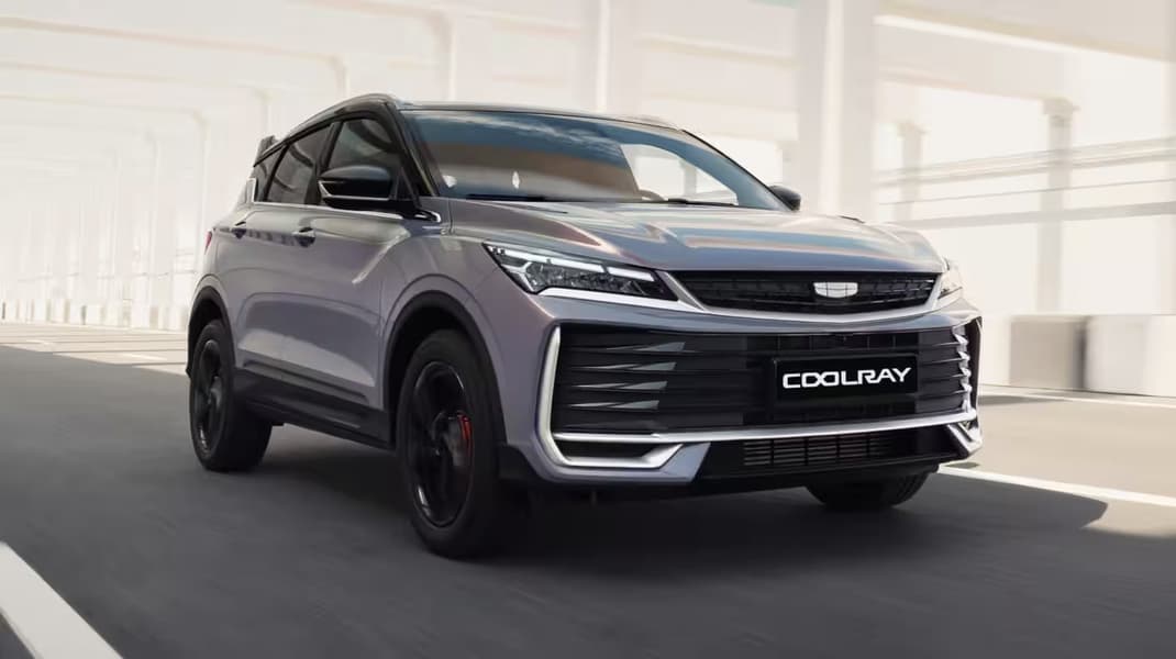 В России снова начали продавать Geely Coolray: 147 л.с. и максимальное оснащение с 14-дюймовым экраном — за 2,74 млн рублей - 1 В России снова начали продавать Geely Coolray: 147 л.с. и максимальное оснащение с 14-дюймовым экраном — за 2,74 млн рублей - 1