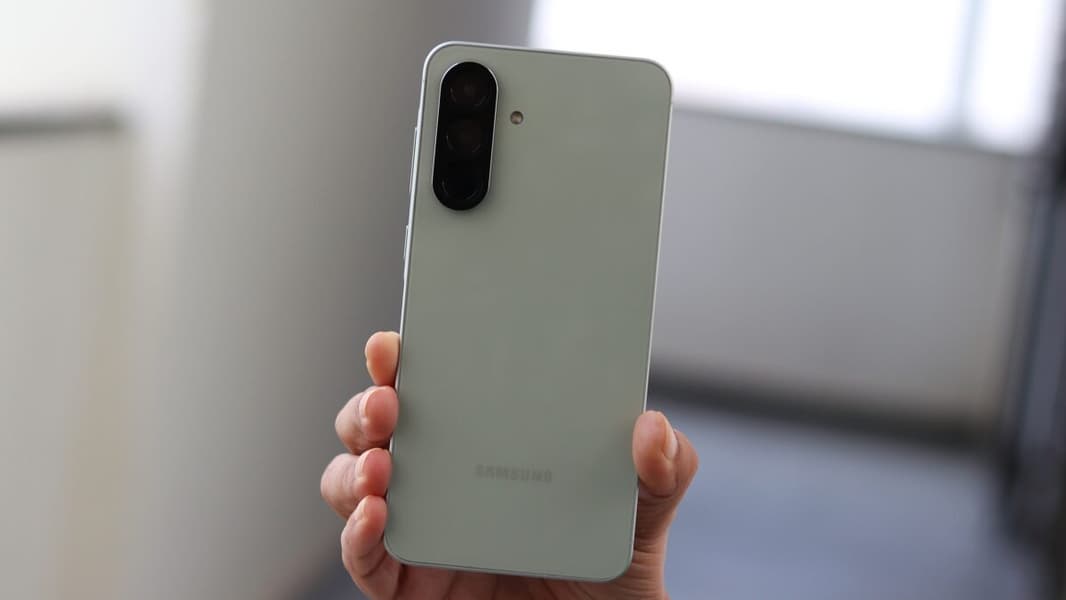 Samsung выпустила свежие обновления для Galaxy A73, Galaxy A56, Galaxy A26 и Galaxy A24 - 1 Samsung выпустила свежие обновления для Galaxy A73, Galaxy A56, Galaxy A26 и Galaxy A24 - 1