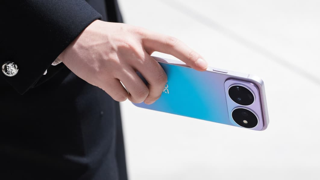 Необычную новинку Huawei показали до премьеры: в Сеть слили первое живое фото смартфона Nova 16 - 1 Необычную новинку Huawei показали до премьеры: в Сеть слили первое живое фото смартфона Nova 16 - 1