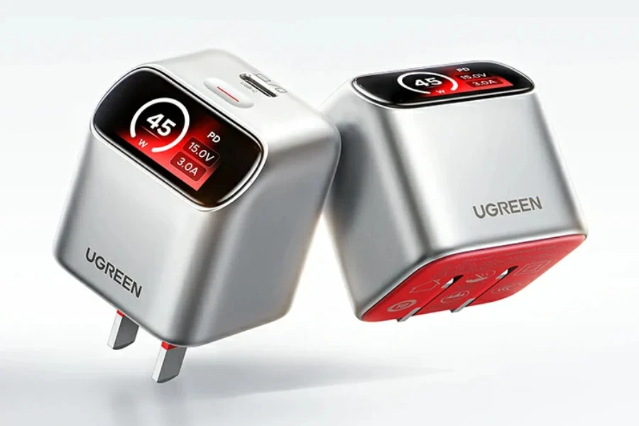 Теперь зарядки такие: новый GaN-адаптер Ugreen показывает на экране мощность, температуру и даже модель iPhone - 1 Теперь зарядки такие: новый GaN-адаптер Ugreen показывает на экране мощность, температуру и даже модель iPhone - 1