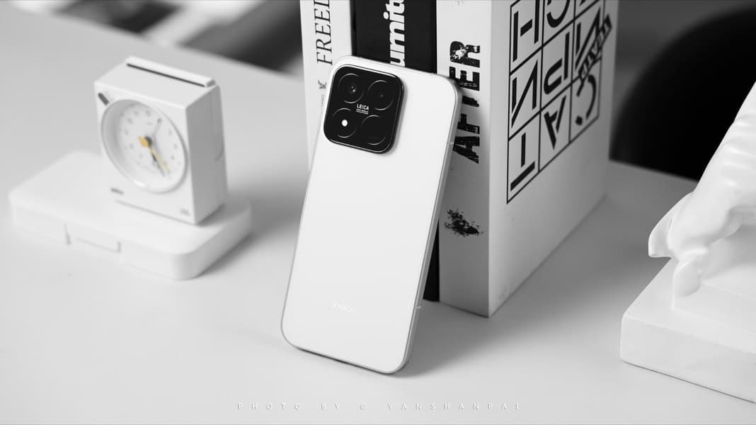 8000 мАч, 100 Вт, IP68, топовая камера Leica 200 Мп, Snapdragon 8 Elite Gen 5 и большой немерцающий экран. Xiaomi 17 Max поступил в продажу в Китае - 1