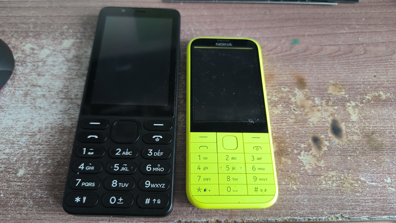 Тенденция мимикрирования под Nokia из 2010'ых годов не случайна. У Qin дизайн тоже очень похож на «нокиевский»