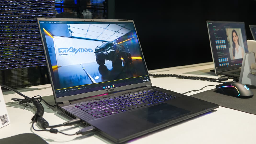 Gigabyte обновила ноутбук Aorus Master 16: RTX 5090 Laptop и Ryzen 9 9955HX3D в корпусе толщиной 19 мм - 1