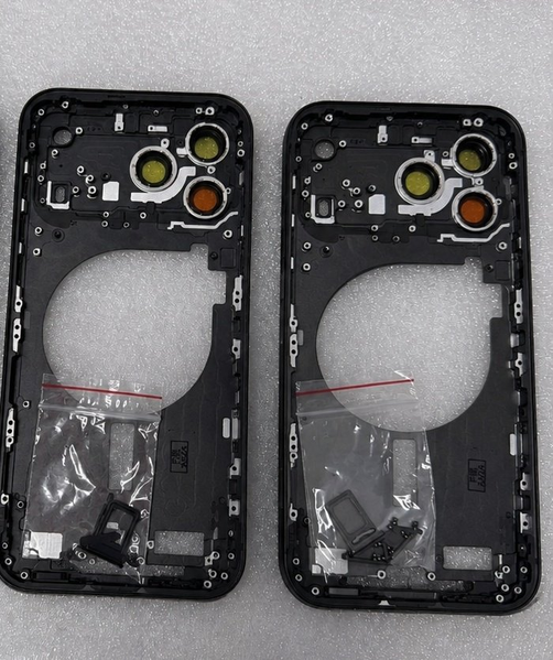 Разноцветные корпуса iPhone 18 Pro и Pro Max показали на живых фото - 2