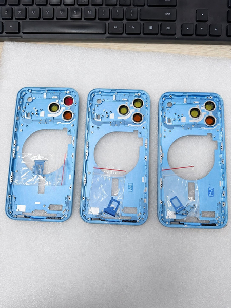 Разноцветные корпуса iPhone 18 Pro и Pro Max показали на живых фото - 3