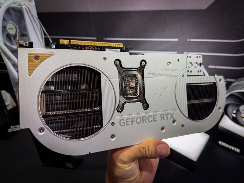 Gigabyte показала RTX 5080 в дереве — видеокарту Aorus GeForce RTX 5080 Infinity Wood - 2 Gigabyte показала RTX 5080 в дереве — видеокарту Aorus GeForce RTX 5080 Infinity Wood - 2