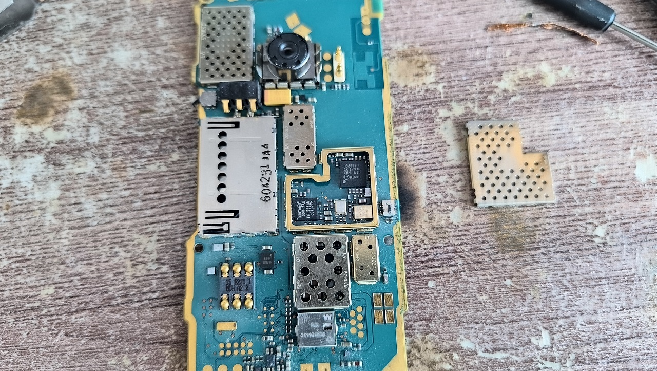 Тайна легендарной Nokia N70: как финны сделали кнопочный смартфон сразу с двумя процессорами - 26 Тайна легендарной Nokia N70: как финны сделали кнопочный смартфон сразу с двумя процессорами - 26
