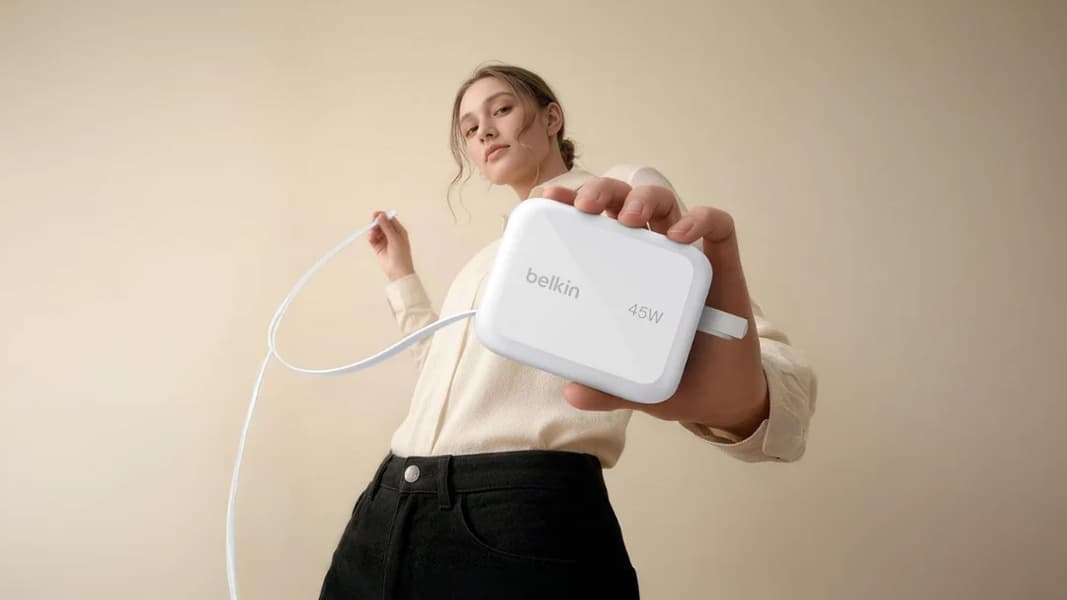Belkin представила 45-ваттную GaN-зарядку с автоматически убирающимся кабелем — всего 28 долларов - 1 Belkin представила 45-ваттную GaN-зарядку с автоматически убирающимся кабелем — всего 28 долларов - 1