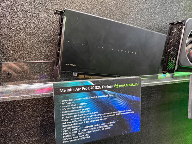 Maxsun показала на Computex 2026 ИИ-станцию Micro Station на Arc Pro B70, плату W890 для рабочих станций и видеокарты от RTX 5060 до RX 580 - 4