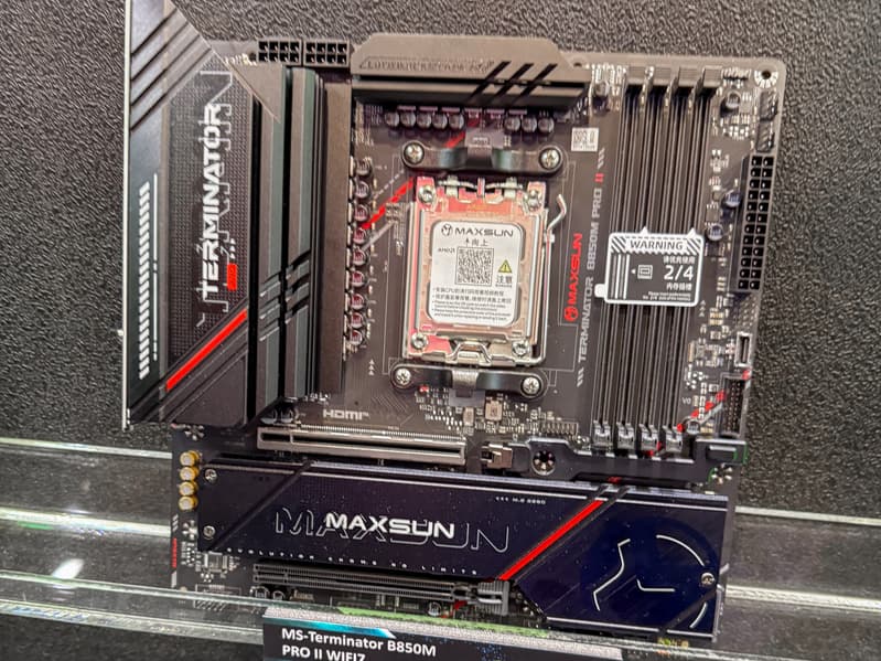 Maxsun показала на Computex 2026 ИИ-станцию Micro Station на Arc Pro B70, плату W890 для рабочих станций и видеокарты от RTX 5060 до RX 580 - 7