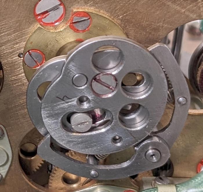 The cam mechanism to compute longitude.