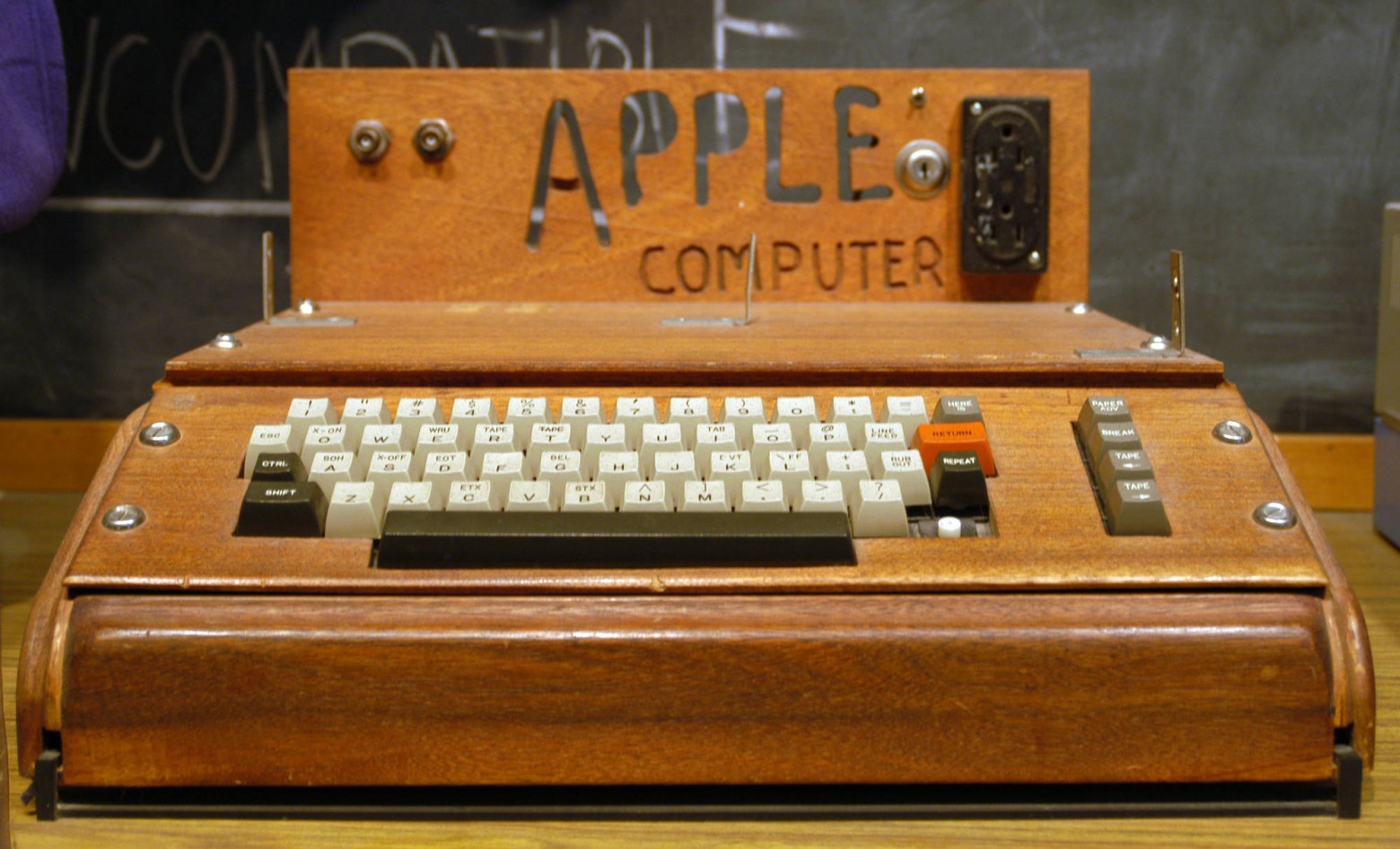Предвестник формата домашних ПК — компьютер Apple I. Фото Ed Uthman