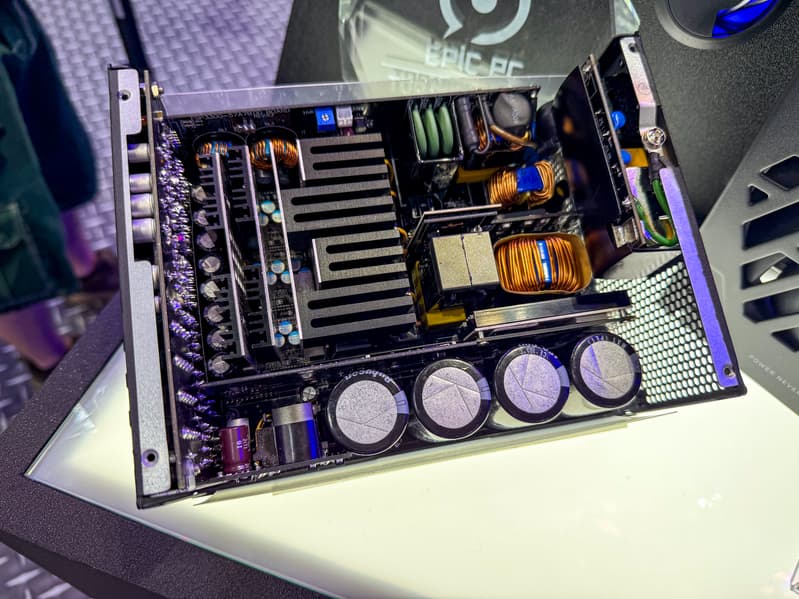 FSP на Computex 2026 показала блок питания Cannon на 3,3 кВт, корпуса для ИИ-ПК и СЖО AL36, настраиваемая без приложений - 2 FSP на Computex 2026 показала блок питания Cannon на 3,3 кВт, корпуса для ИИ-ПК и СЖО AL36, настраиваемая без приложений - 2