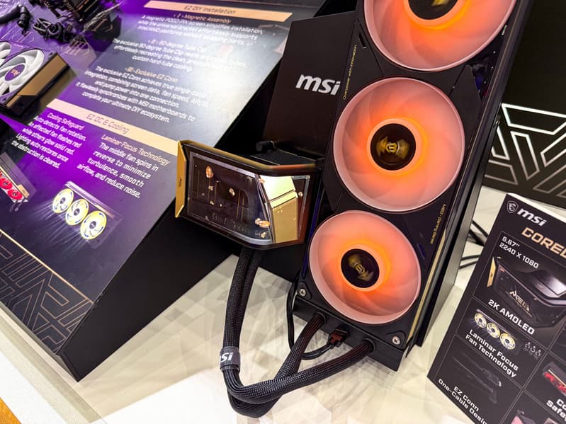 MSI на Computex 2026: СЖО с 6,67-дюймовым AMOLED-экраном, мегакорпус Maestro 900R, RTX 5090 Lightning Z с водяным охлаждением и блок питания с защитой 12V-2x6 - 1 MSI на Computex 2026: СЖО с 6,67-дюймовым AMOLED-экраном, мегакорпус Maestro 900R, RTX 5090 Lightning Z с водяным охлаждением и блок питания с защитой 12V-2x6 - 1