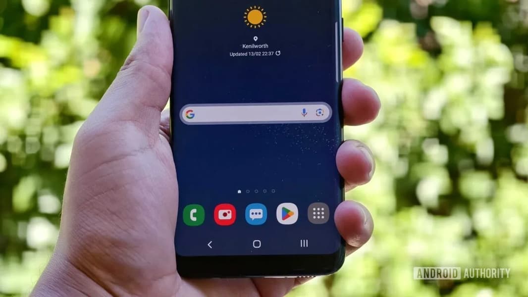 Неожиданный подарок от Samsung: вышло обновление для Galaxy S8, Galaxy S8+ и Galaxy Note 8, которым почти 10 лет - 1