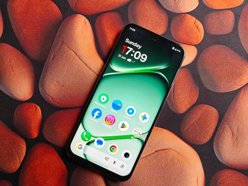 Это новый смартфон OnePlus за 200 долларов и с батареей 8000 мАч. Опубликованы живые фото OnePlus N6 - 2