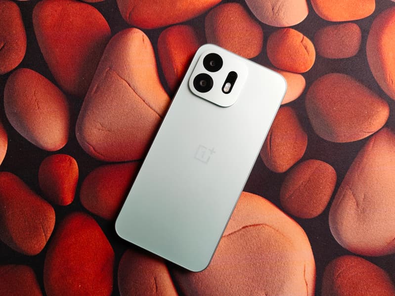 Это новый смартфон OnePlus за 200 долларов и с батареей 8000 мАч. Опубликованы живые фото OnePlus N6 - 1