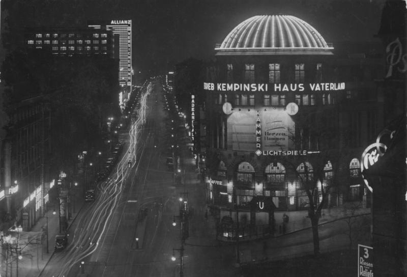 Кафе Vaterland после реконструкции купола.