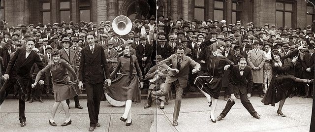 Так танцевали Чарльстон, фото датировано 1925-м годом.