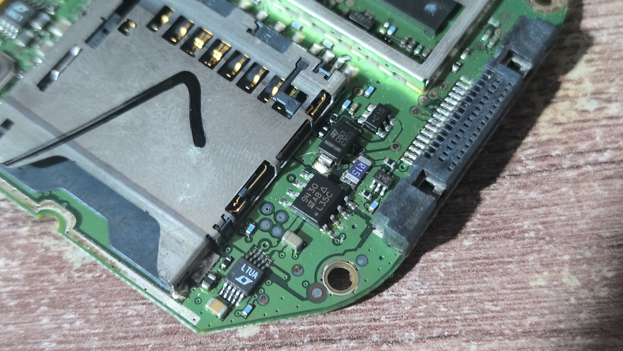 Уникальный смартфон из 2002'ого с процессором m68k и GPU: инженерное чудо Palm i710 - 11 Уникальный смартфон из 2002'ого с процессором m68k и GPU: инженерное чудо Palm i710 - 11