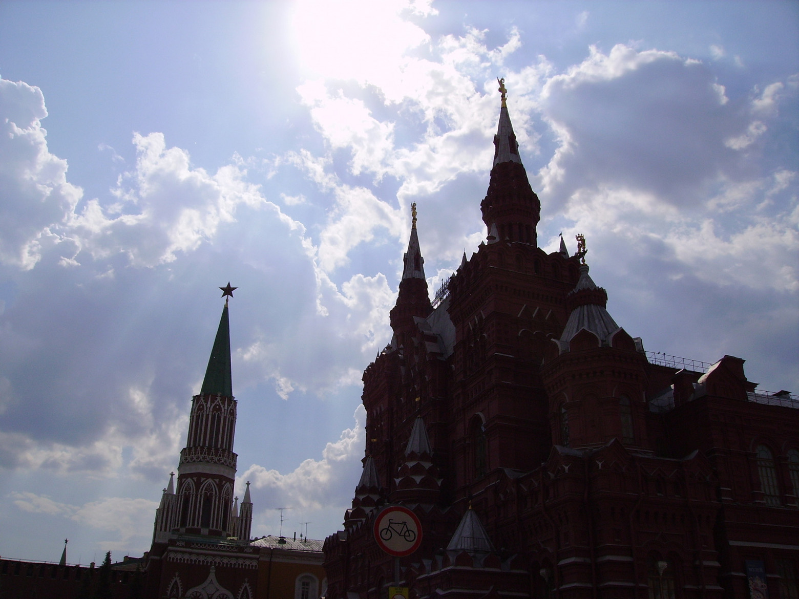 Ну и кстати, неплохо отрабатывает довольно сложные сцены! f/5.6, ISO 50, выдержка 1/1650 с
