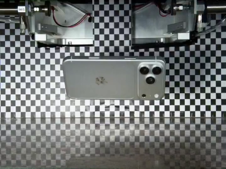 Новый iPhone 18 Pro Max впервые показали на видео — и сразу в краш-тесте - 1 Новый iPhone 18 Pro Max впервые показали на видео — и сразу в краш-тесте - 1