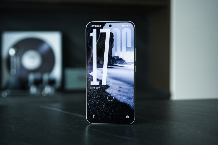 Snapdragon 8 Elite, экран 165 Гц, 870 нит и аккумулятор 8550 мАч с поддержкой 100-ваттной зарядки. Redmi K90 Ultra показали вживую сразу после анонса - 3