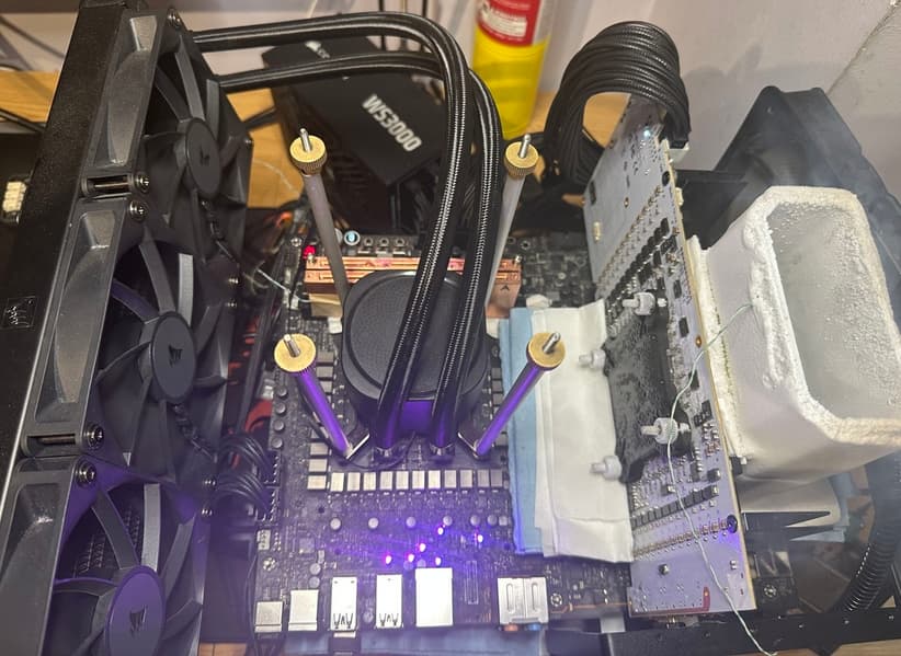 Первая GeForce RTX 50, которой покорились 4 ГГц. Видеокарту RTX 5090D сильно разогнали, хотя до рекордов RX 9060 XT очень далеко - 1 Первая GeForce RTX 50, которой покорились 4 ГГц. Видеокарту RTX 5090D сильно разогнали, хотя до рекордов RX 9060 XT очень далеко - 1