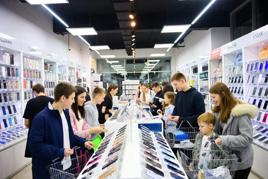 Каждый второй россиянин копит на покупку смартфона, подсчитали Tecno и «Сравни» - 1