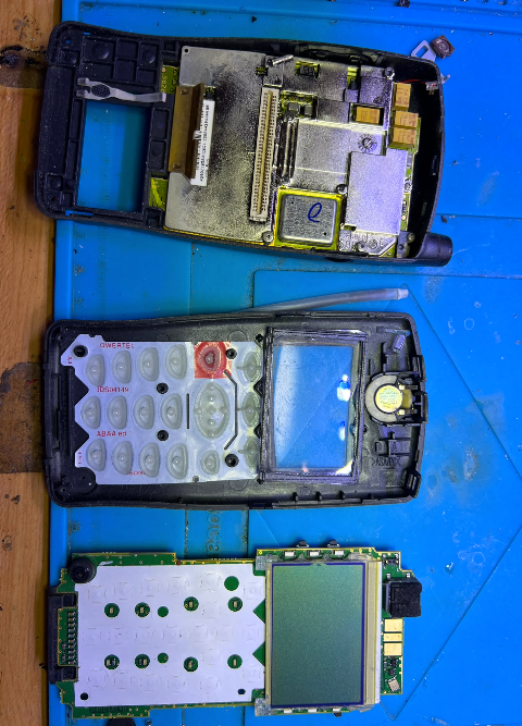Телефон из 1999 года: Alcatel One Touch Pocket. Что внутри? - 8