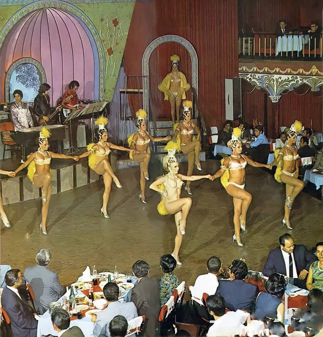 Выступление в кабаре «Баккара», 1970-е
