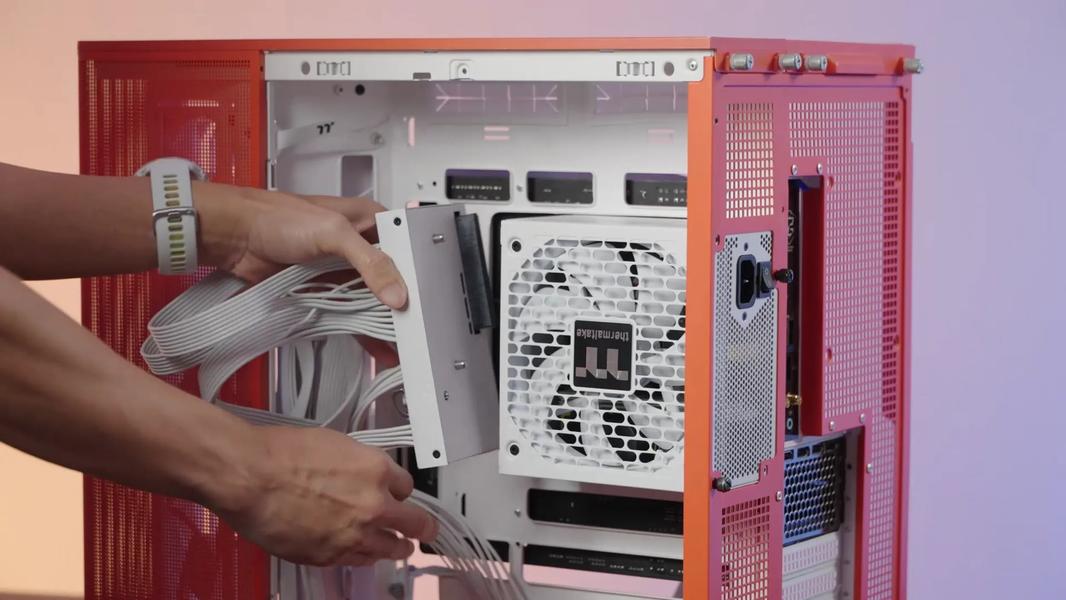 Thermaltake полностью рассекретила блоки питания, к которым кабели ПК напрямую вообще не подключаются - 2 Thermaltake полностью рассекретила блоки питания, к которым кабели ПК напрямую вообще не подключаются - 2