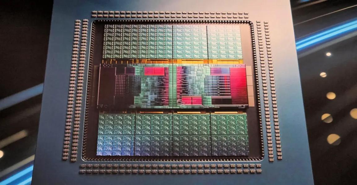 Новый 256-ядерный процессор AMD показали до презентации - 1 Новый 256-ядерный процессор AMD показали до презентации - 1