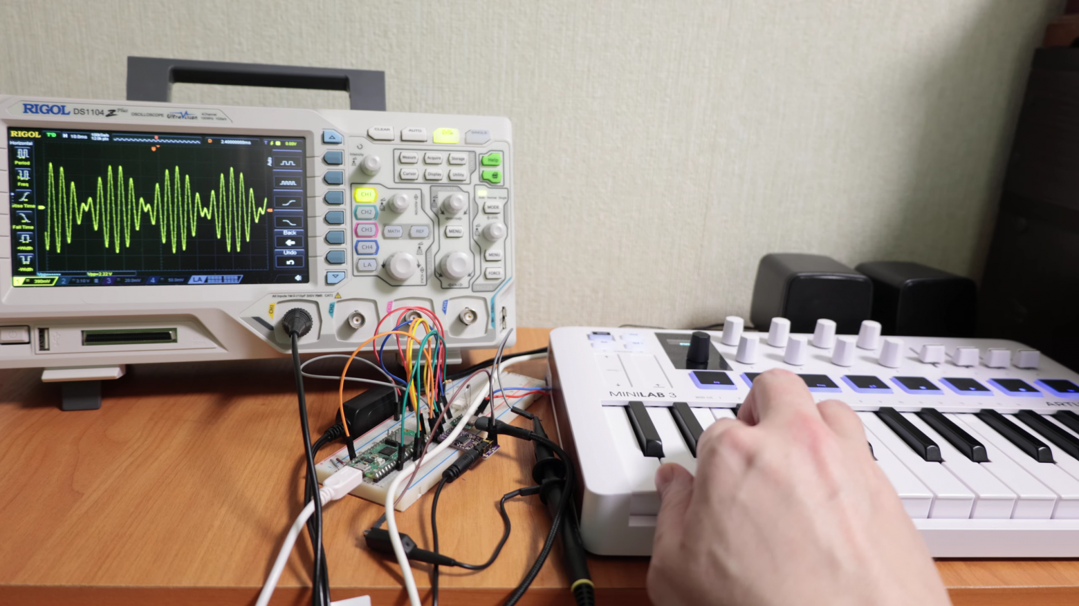 Подключаем к Raspberry Pi Pico MIDI-клавиатуру и делаем музыкальный синтезатор - 1 Подключаем к Raspberry Pi Pico MIDI-клавиатуру и делаем музыкальный синтезатор - 1