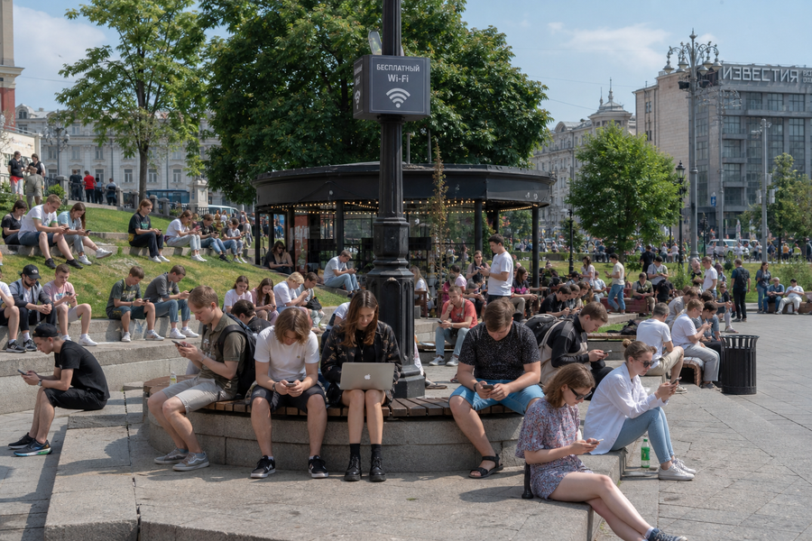 Публичный Wi-Fi переживает бум на фоне проблем с мобильным интернетом: россияне создали 4,1 миллиарда сессий в публичных сетях Wi-Fi с начала 2026 года - 1 Публичный Wi-Fi переживает бум на фоне проблем с мобильным интернетом: россияне создали 4,1 миллиарда сессий в публичных сетях Wi-Fi с начала 2026 года - 1
